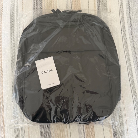 Calpak Luka 15 inch Laptop Backpack - Unisex 💼 NWT - Picture 12 of 14